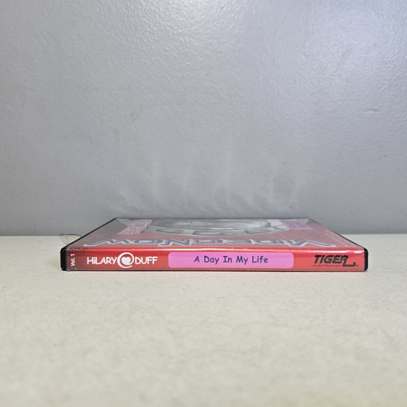 VideoNow Video Now Hilary Duff A Day in My Life Full Length Episode Pre-Owned - Picture 3 of 6